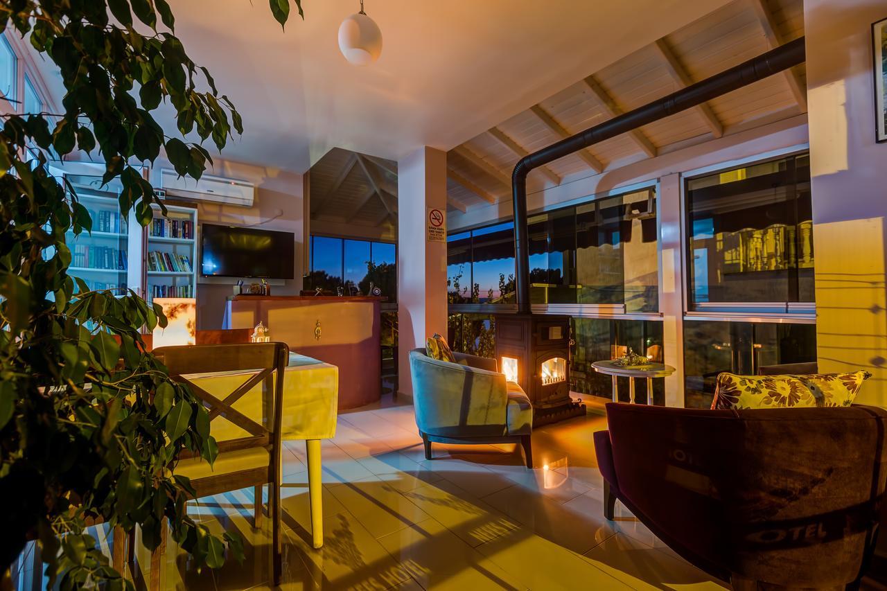 Nefes Hotel Ayvalik Exterior foto